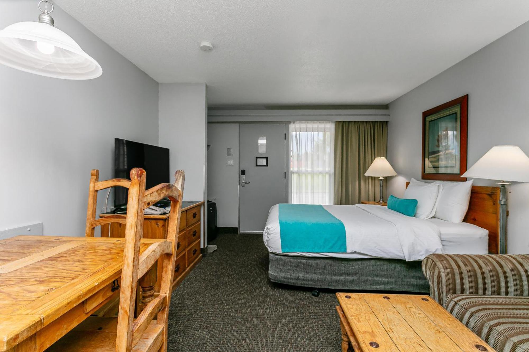 Tonquin Inn Jasper Room photo