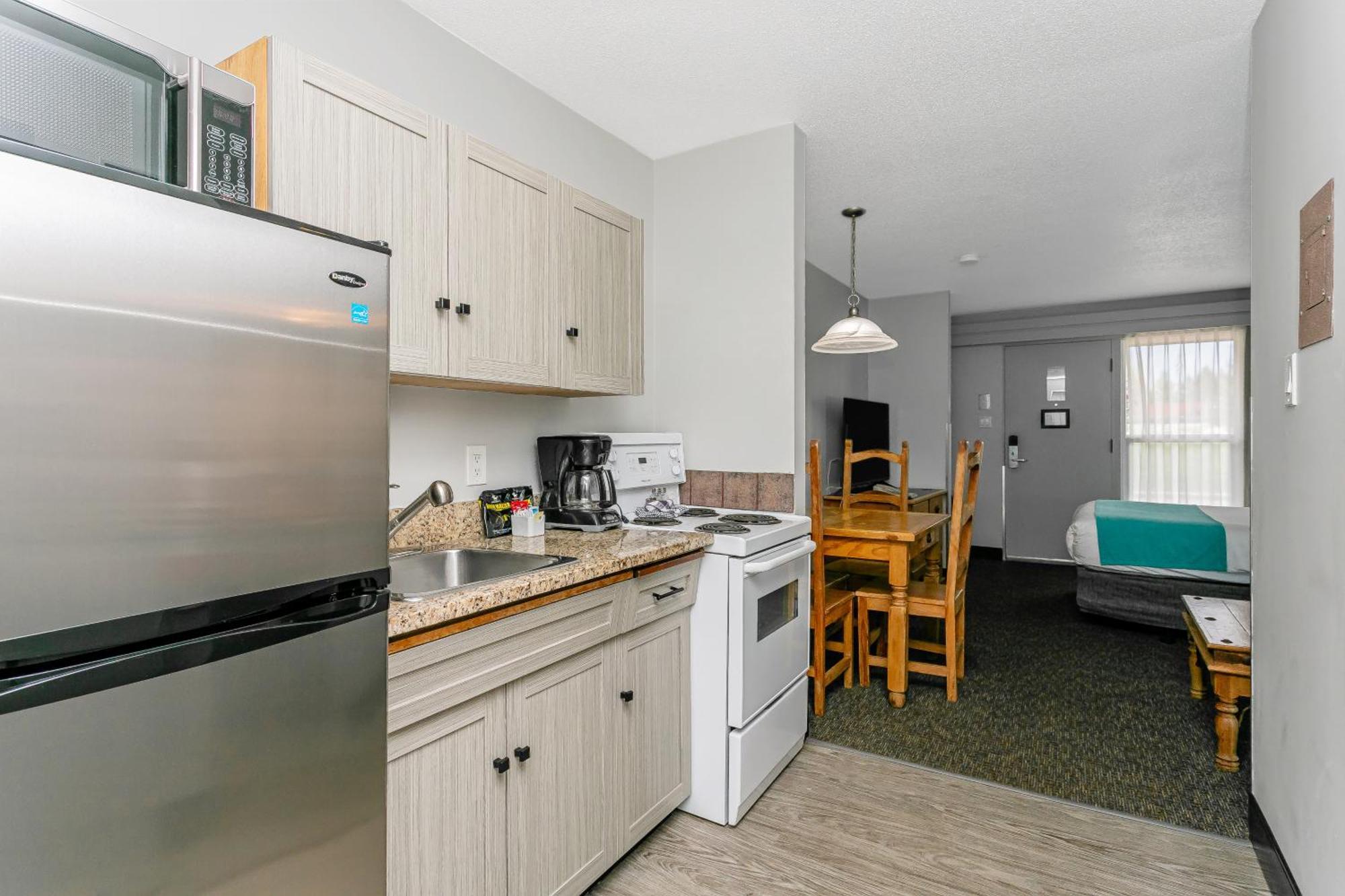 Tonquin Inn Jasper Room photo
