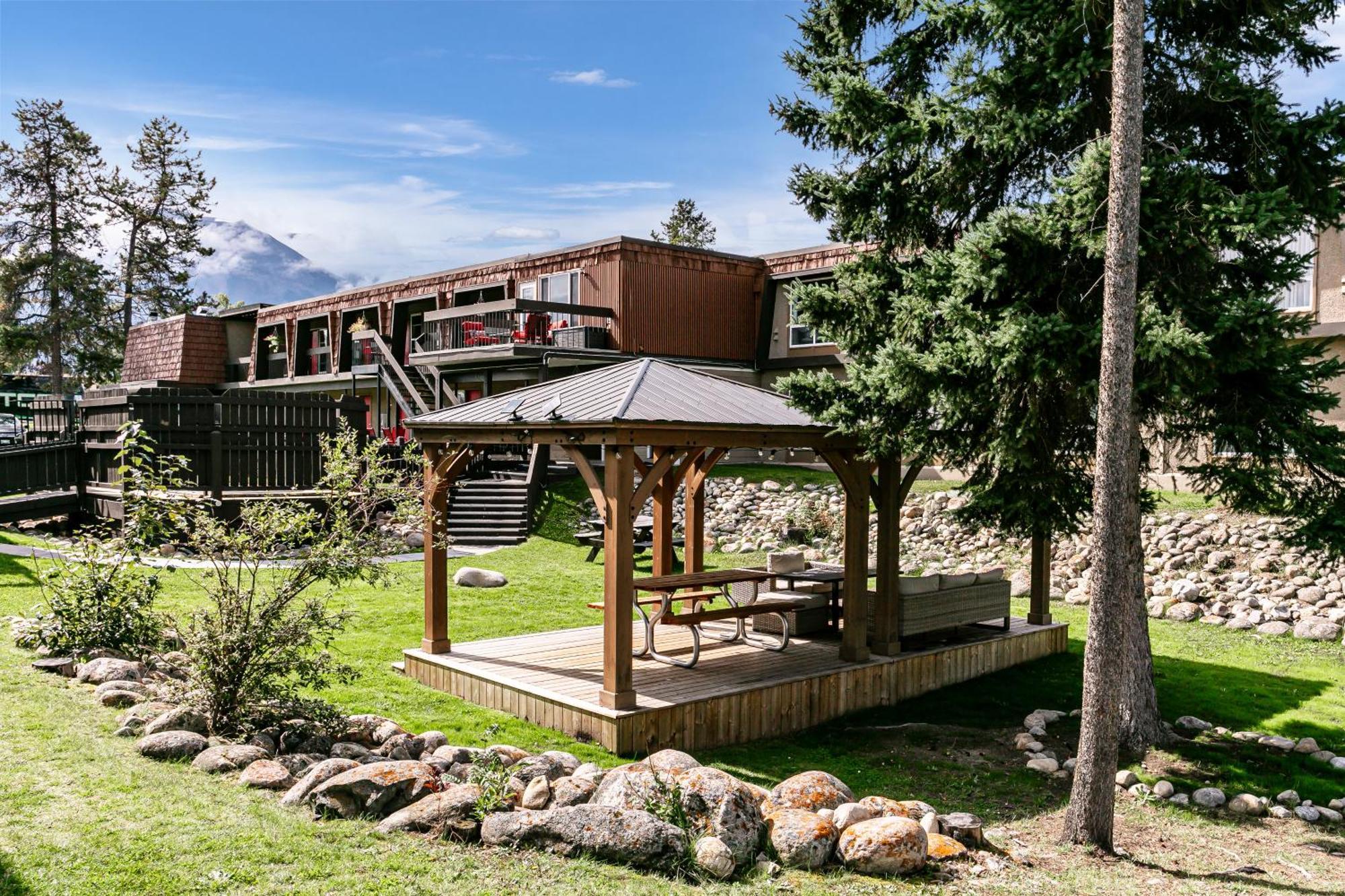 Tonquin Inn Jasper Exterior photo