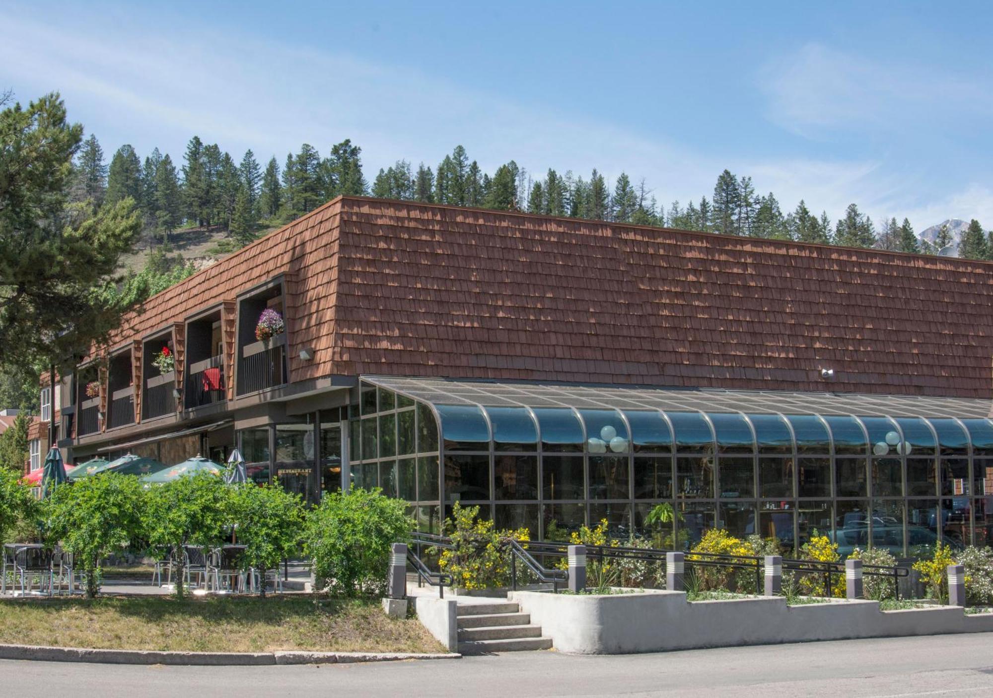 Tonquin Inn Jasper Exterior photo